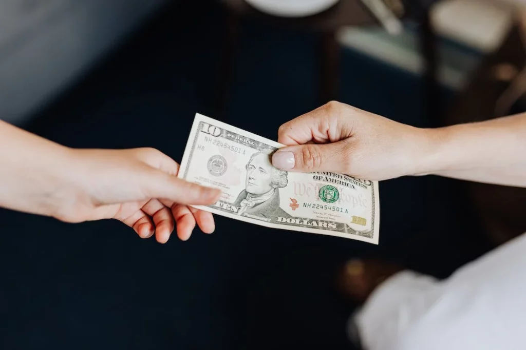 Memberi Tip di Seluruh Dunia
